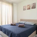 New White Lotus Penthouse 13 St Pauls Bay Malta * Сент-Полс-Бей