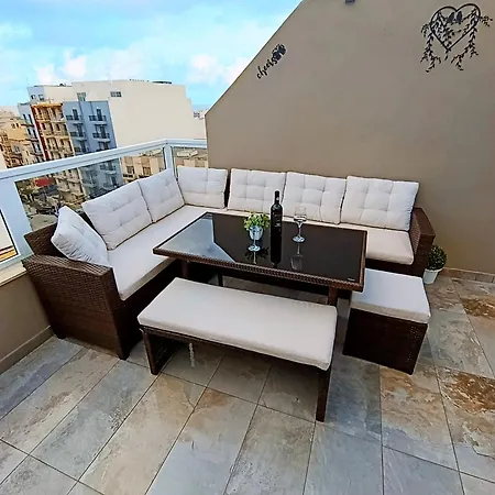 New White Lotus Penthouse 13 St Pauls Bay Malta خليج سانت بول