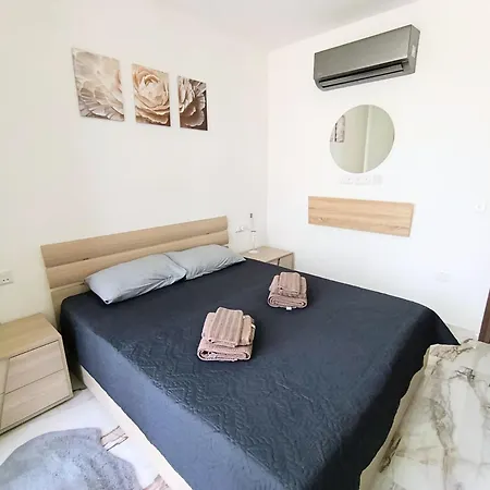 New White Lotus Penthouse 13 St Pauls Bay Malta *